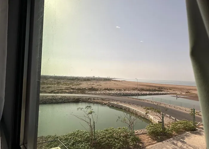 Sea & Lagoon View In The Wave